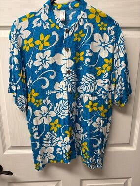 Caribbean Blue Floral Button-Down Shirt with White & Yellow Flowers